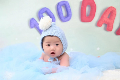 阿克苏宝宝多久会笑